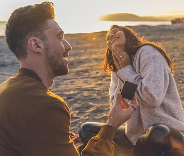 عکس دونفره کنار آتش