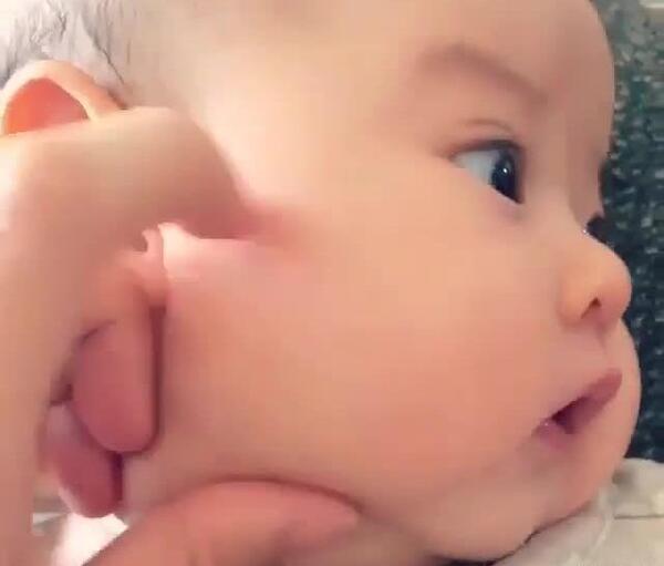 عکس نوزاد لپ دار