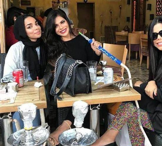 عکس لاکچری قلیون کشیدن