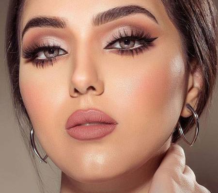 عکس چشم لنز دار