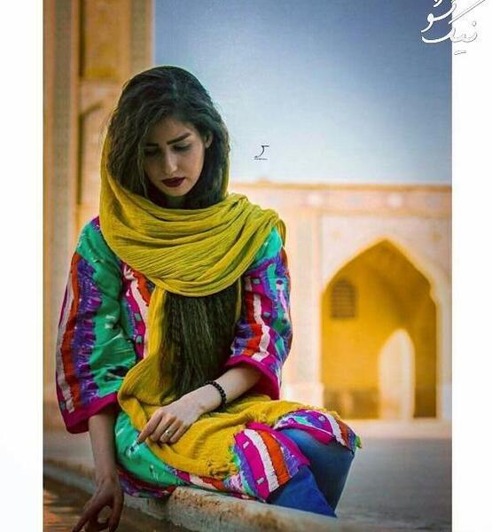 ژست عکس دخترانه یک نفره