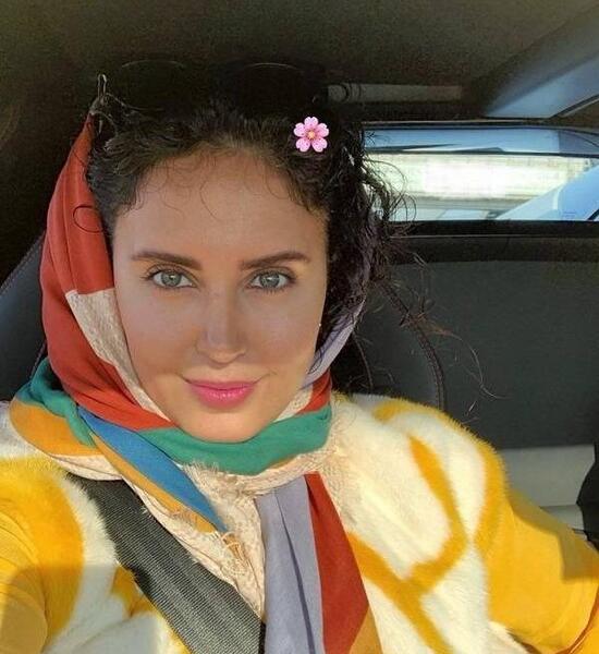 عکس دختر چشم عسلی با حجاب