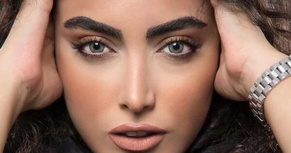 عکس ساناز طاری در خارج