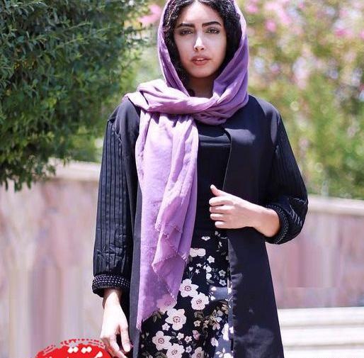 عکس ساناز طاری در خارج