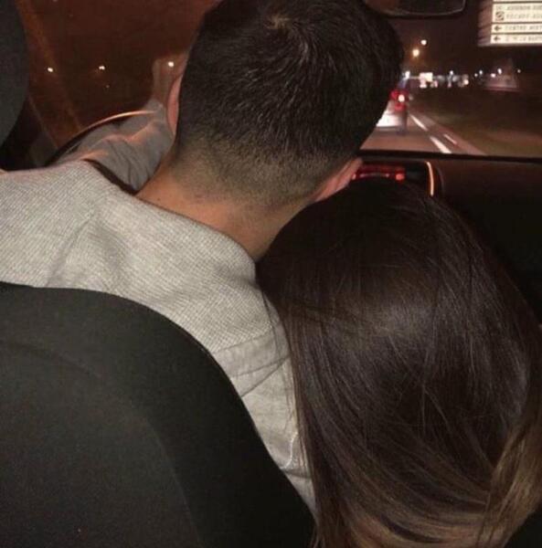 عکس عاشقانه دونفره داخل ماشین