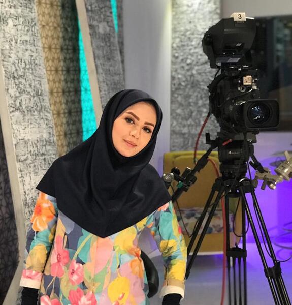 عکس مبینا نصیری مجری