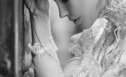 عکس صفحه گوشی دخترانه غمگین