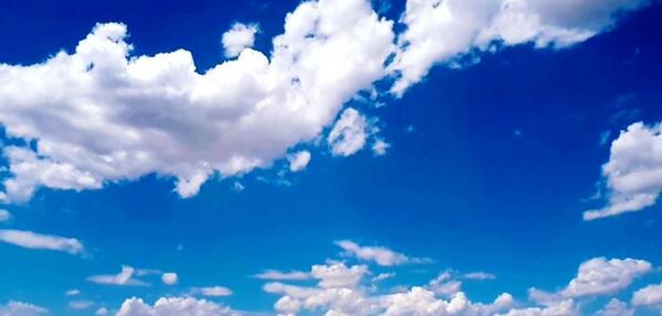 عکس آسمان آبی صاف