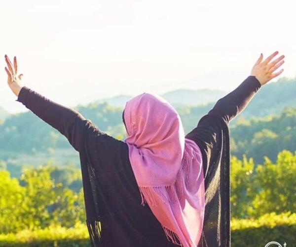 ژست عکس با حجاب در طبیعت