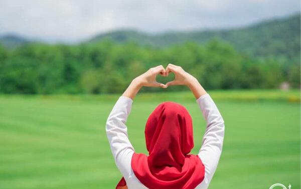 ژست عکس با حجاب در طبیعت