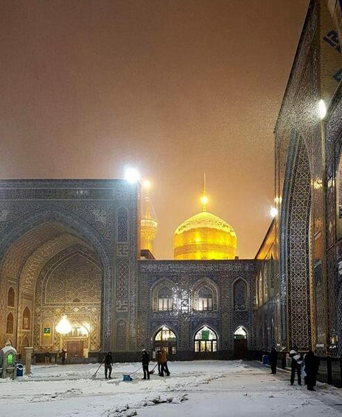 عکس حرم امام رضا در شب بارانی