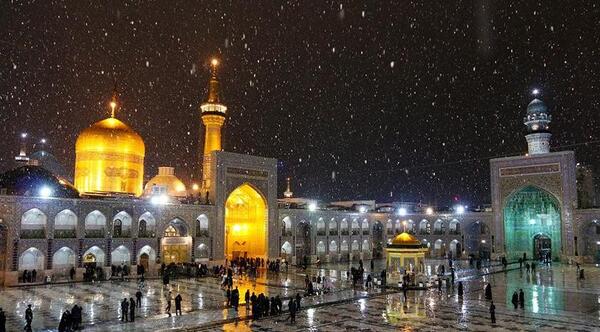 عکس حرم امام رضا در شب بارانی