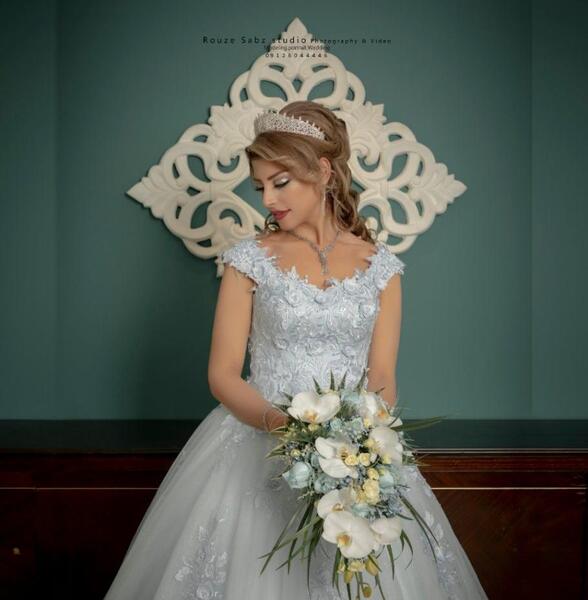 عکس لباس عروس یقه هفتی