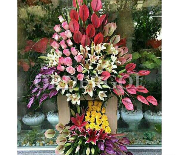 عکس دسته گل ایستاده