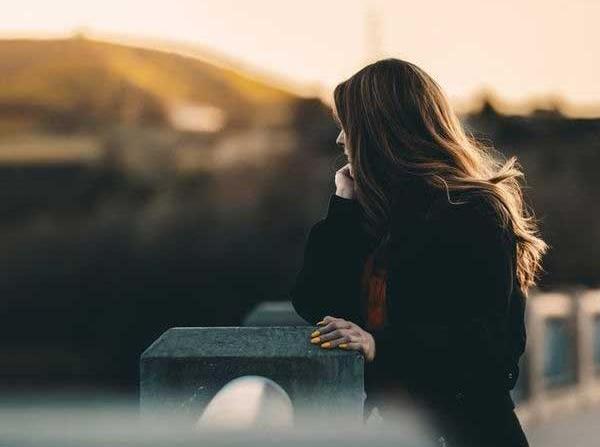 عکس دختر زیبای غمگین