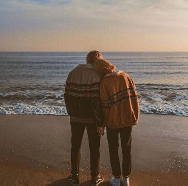 عکس عاشقانه دونفره کنار ساحل
