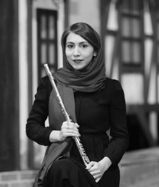عکس شقایق صادقیان