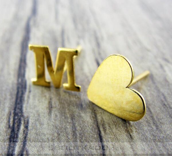 عکس قلب حروف m