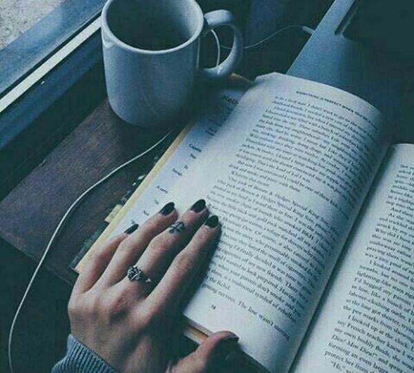 عکس هنری قهوه و کتاب