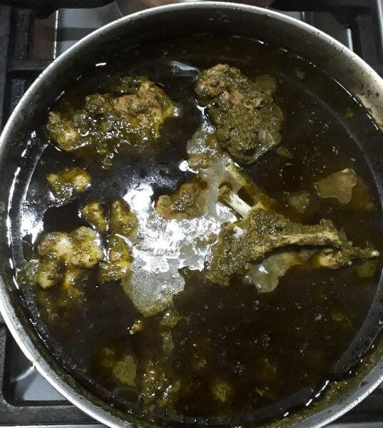 عکس قورمه سبزی درحال پخت