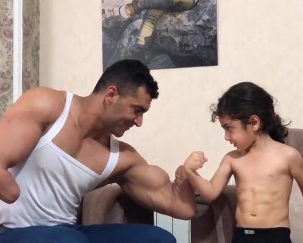 دانلود عکس آرات حسینی