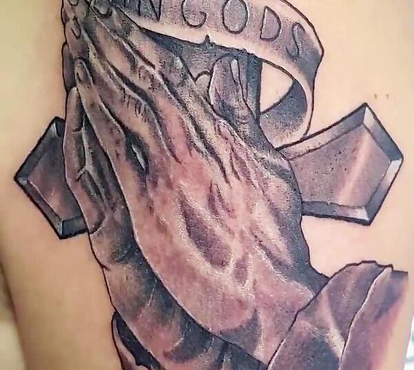 عکس تاتو صلیب عیسی مسیح