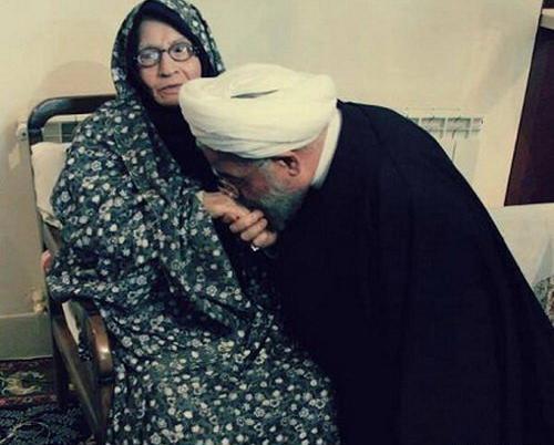 عکس حسن روحانی با روسری