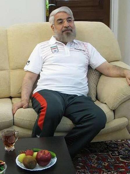 عکس حسن روحانی با روسری