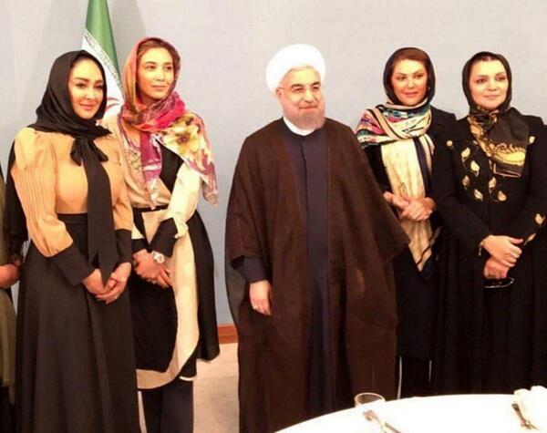 عکس حسن روحانی با روسری