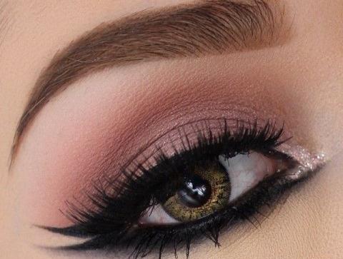 عکس چشم آرایش شده