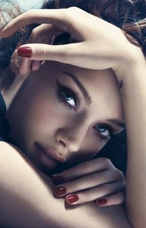 ژست عکس پرتره زنانه