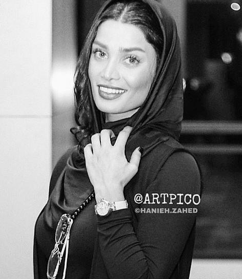 عکس بی حجاب تینا آخوندتبار