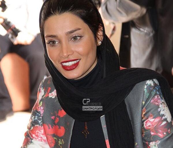 عکس بی حجاب تینا آخوندتبار