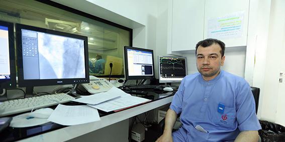 عکس دکتر پرهام صادقی پور