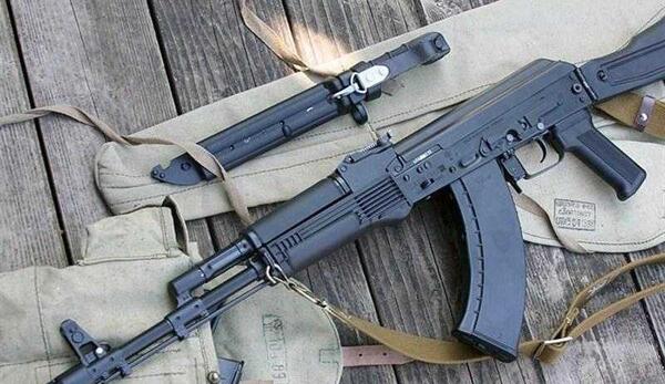 عکس پسر تفنگ به دست برای پروفایل