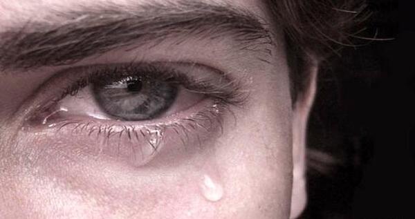 عکس گریه مردانه