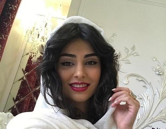 عکس با حجاب لاله مرزبان