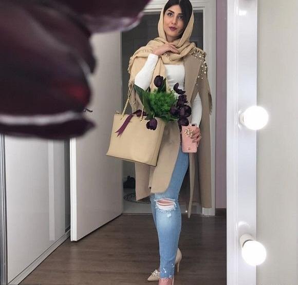 عکس با حجاب لاله مرزبان