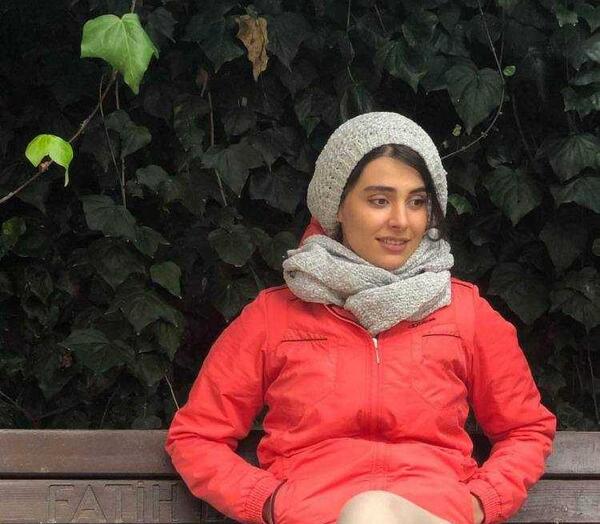 عکس با حجاب لاله مرزبان