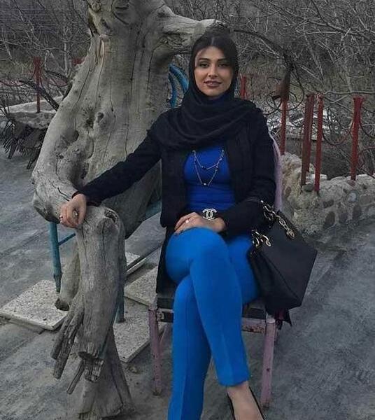 عکس با حجاب لاله مرزبان