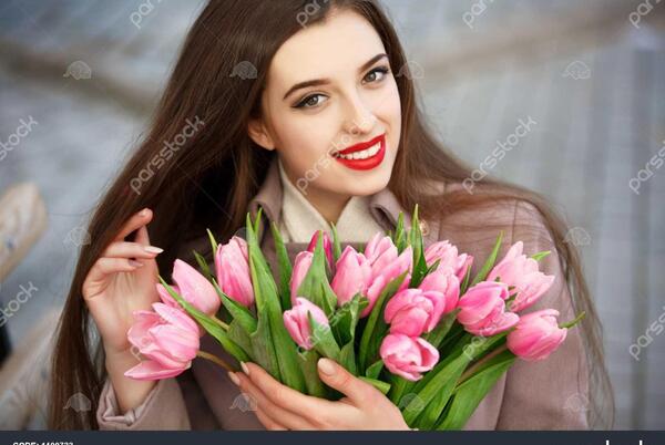 عکس لبخند با گل