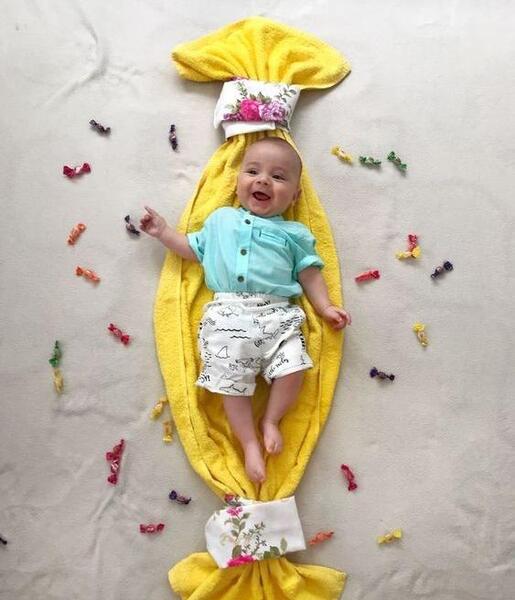 عکس نوزاد پسر در خانه