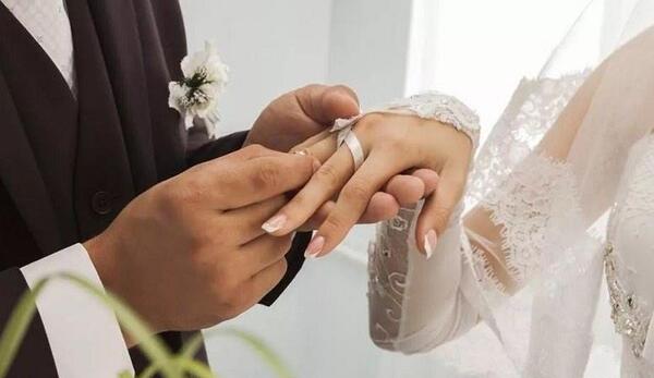 عکس عروس سر سفره عقد
