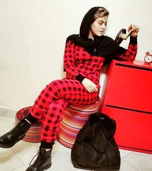 عکس لو رفته ریحانه پارسا با شلوارک