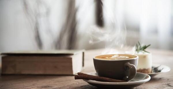عکس پروفایل قهوه و کتاب
