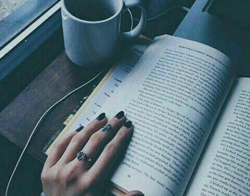 عکس پروفایل قهوه و کتاب