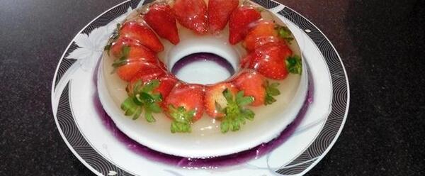 عکس ژله ویترینی توت فرنگی