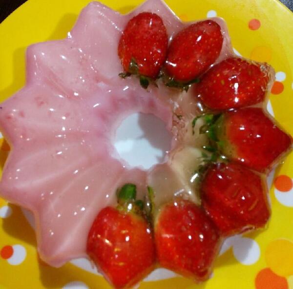 عکس ژله ویترینی توت فرنگی