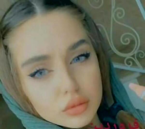 عکس با حجاب نیکا فلاحی