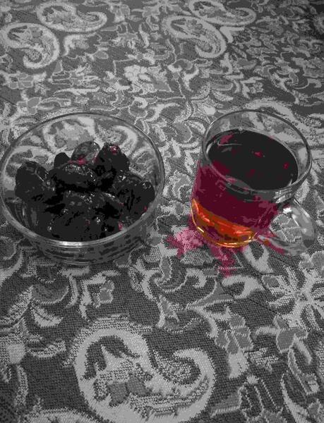 عکس چای و خرما